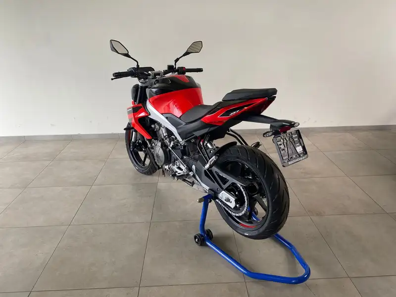 Aprilia Tuono - foto 4