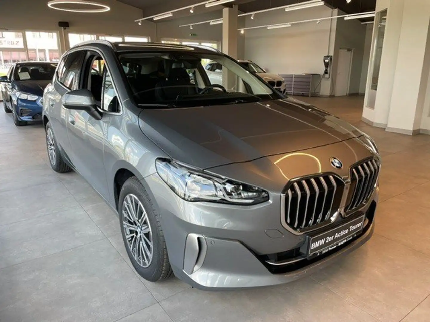 BMW 218 218d Active Tourer Luxury Line Grau - 2