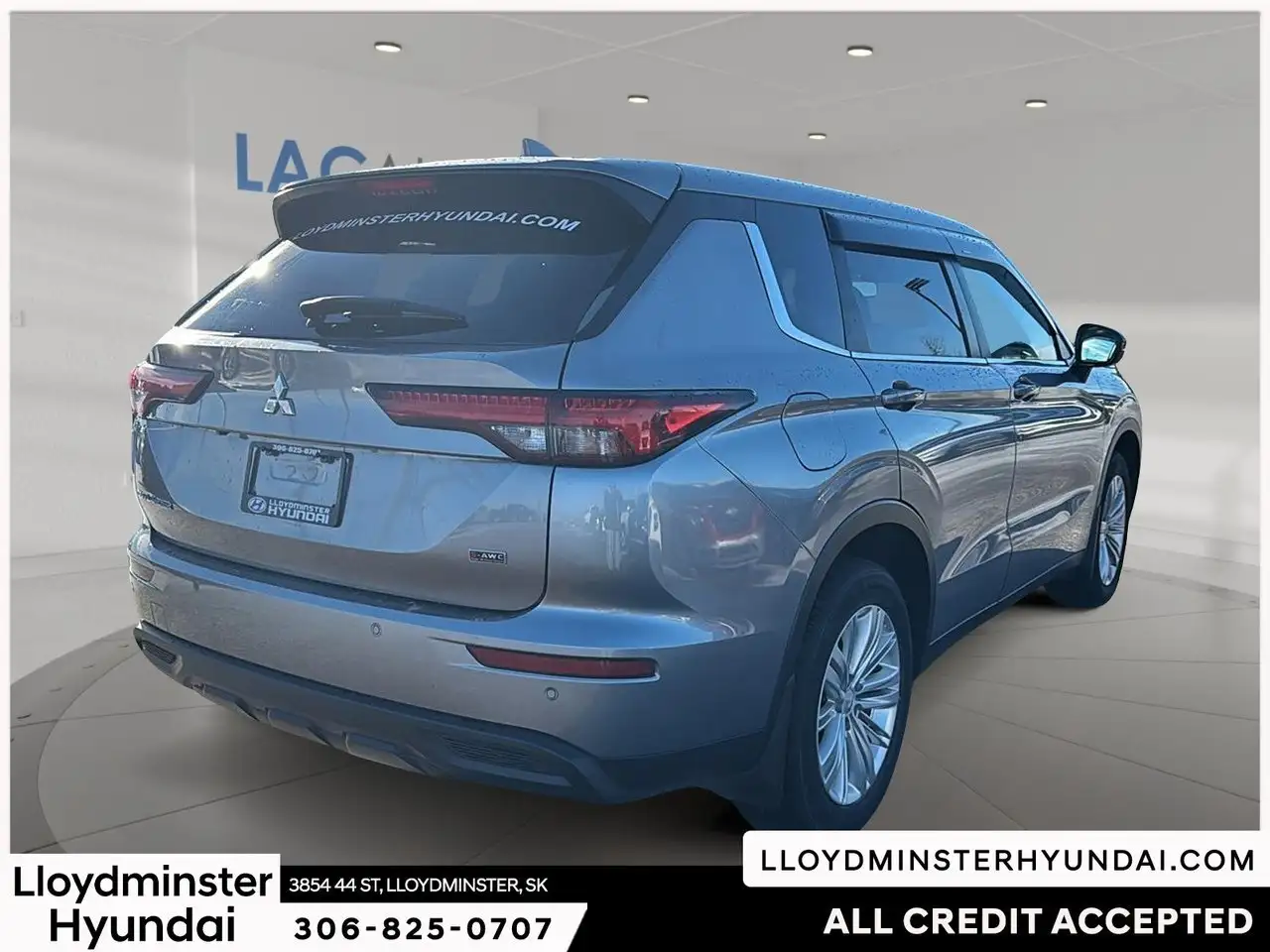 Mitsubishi Outlander снимка Mitsubishi Outlander