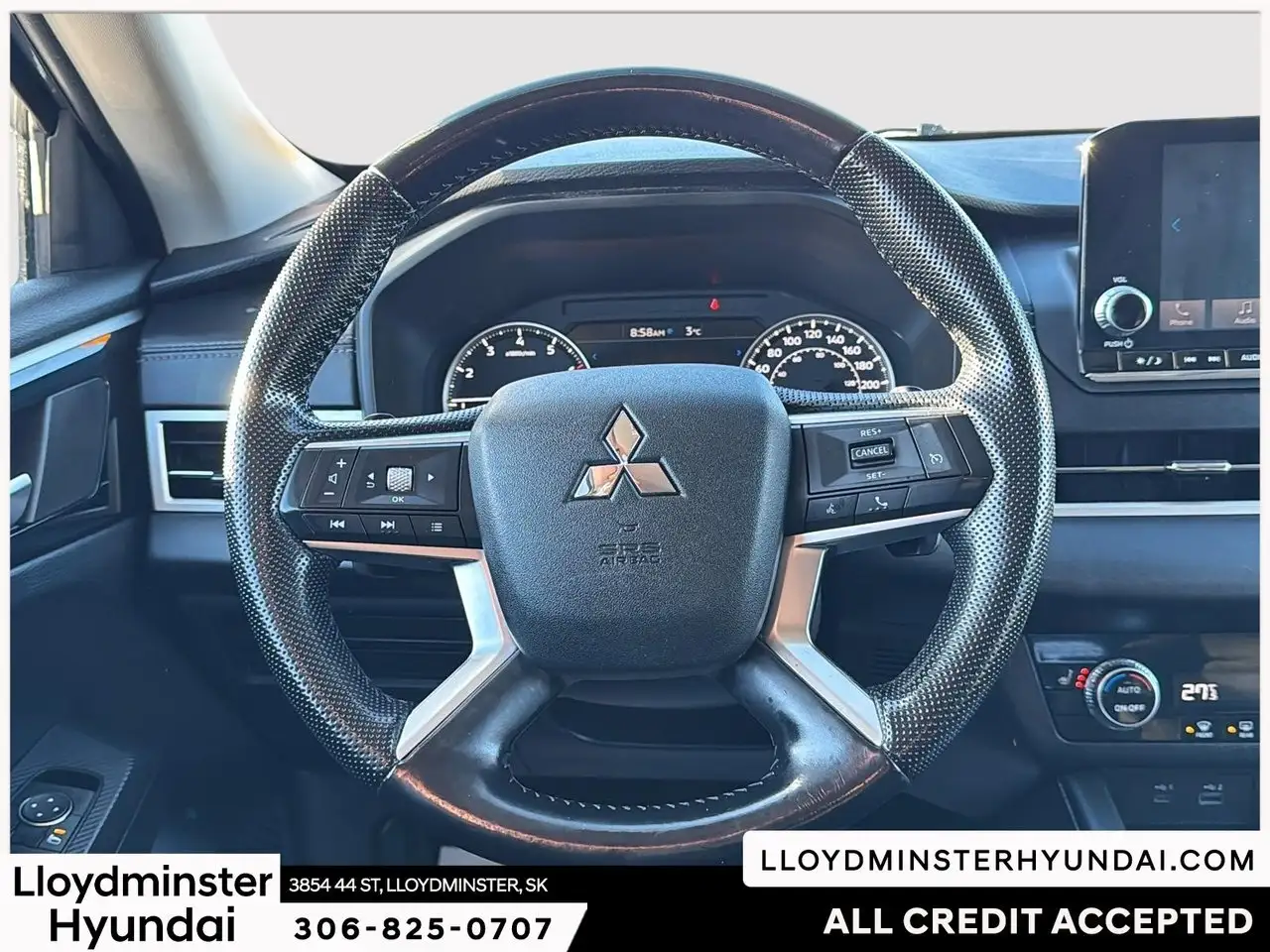Mitsubishi Outlander снимка Mitsubishi Outlander