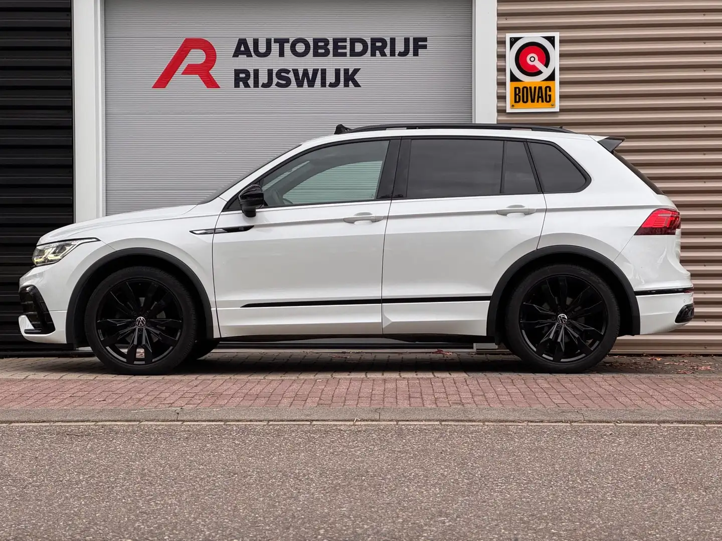 Volkswagen Tiguan 1.5 TSI R-Line Leer/Memory/Pano/Keyless/HuD Weiß - 2