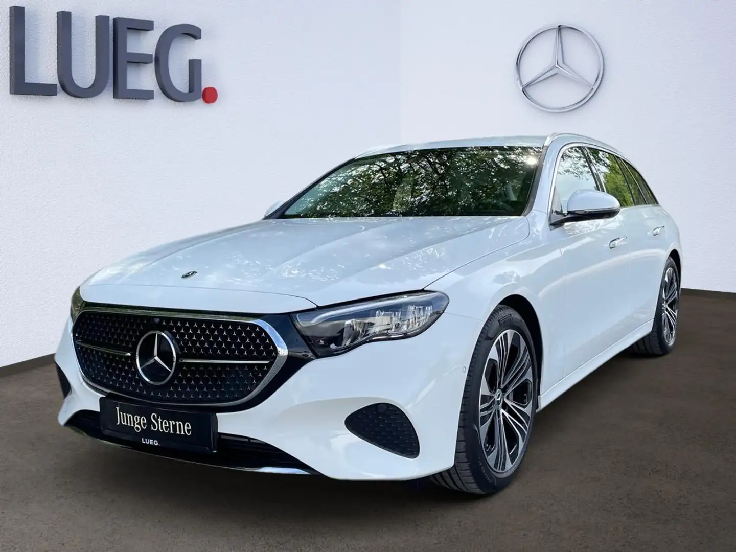Mercedes-Benz E 300 e T-Modell AVANTGARDE+DISTRONIC+LENKRADHZG Weiß - 1