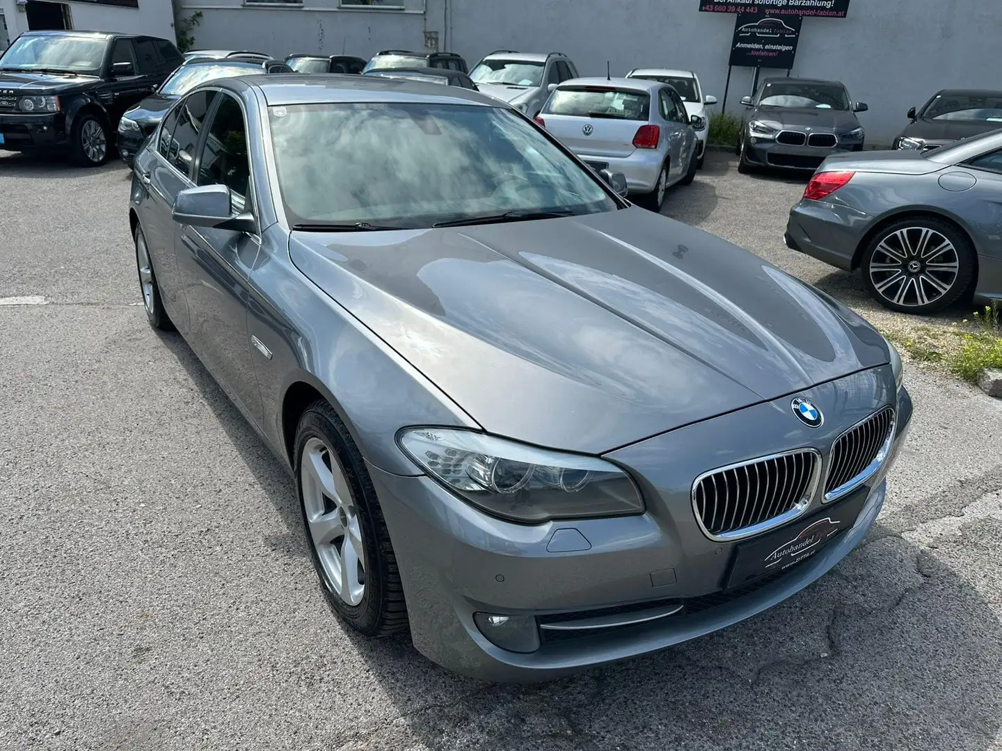 BMW 525 d Autom. 218PS mit Parkhilfe Navi Sitzheiz Leder Grau - 1