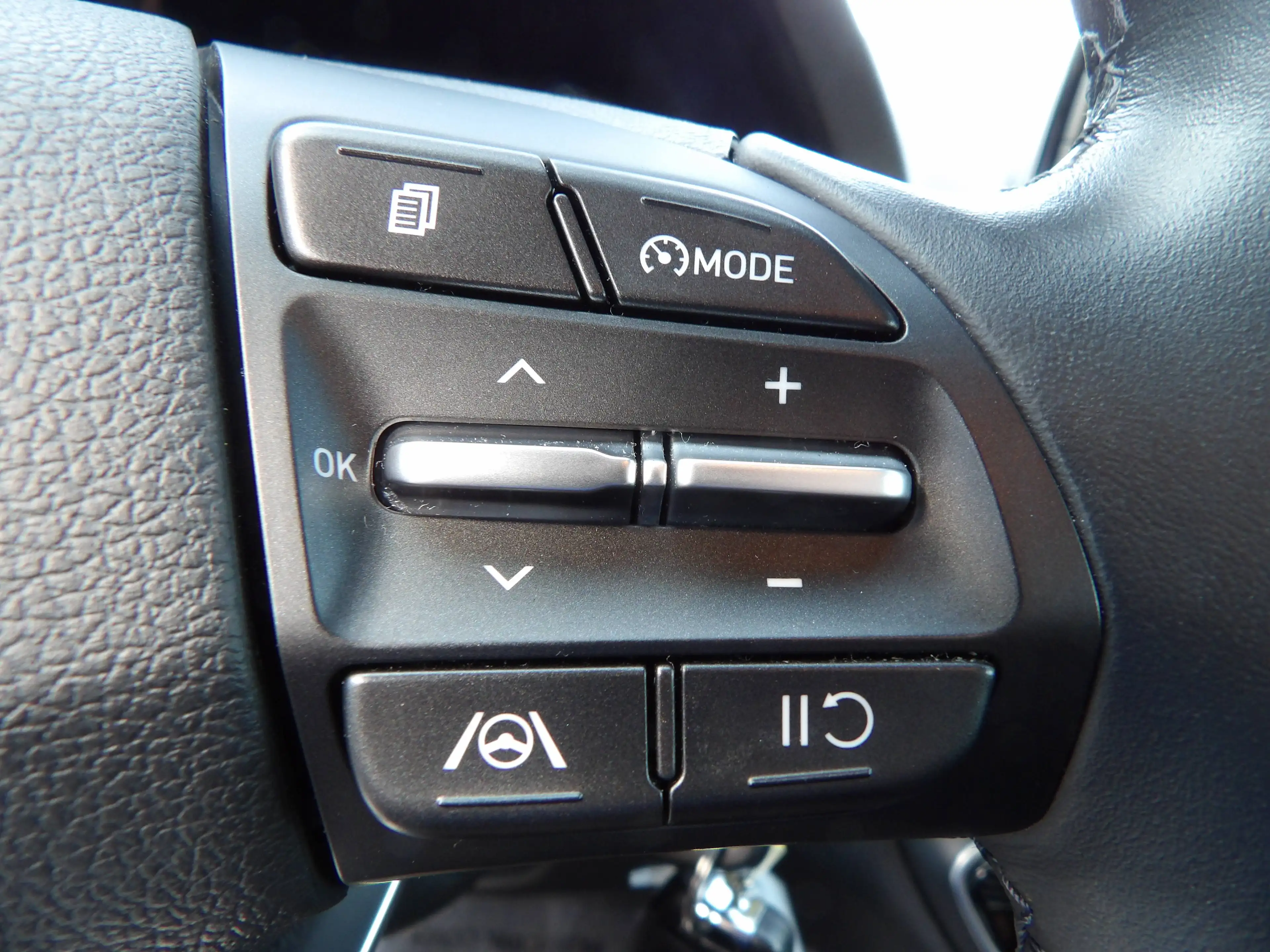 Hyundai i30 i30 1.0 T-GDi MHEV Techno — photo 16