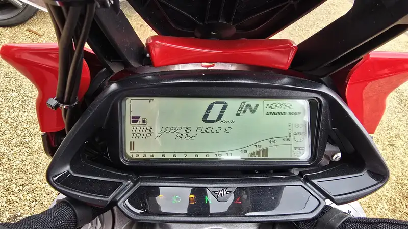 MV Agusta Stradale 800 - foto 2