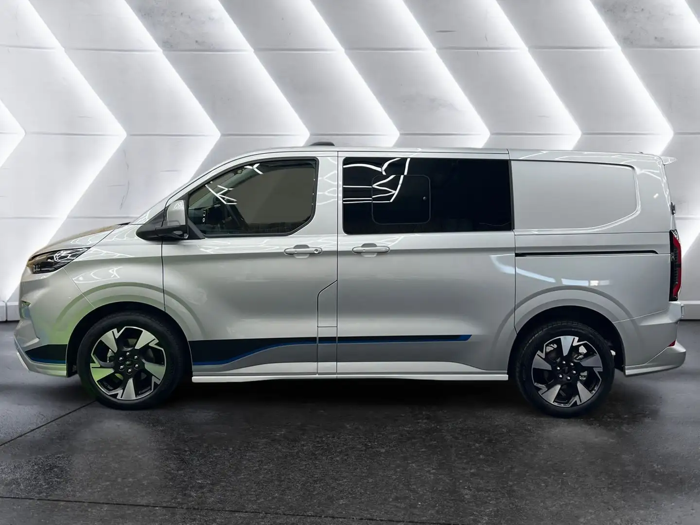 Ford Transit Custom DoKa L1 ALLRAD **SPORT** auf Lager Silber - 2