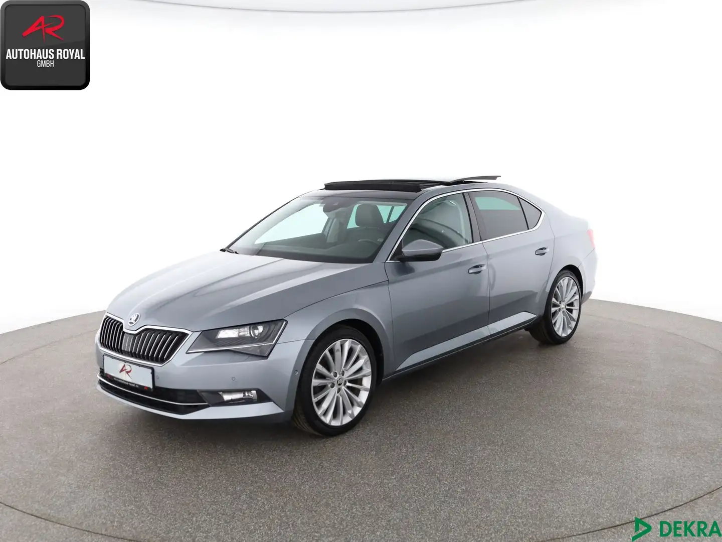 Skoda Superb Superb 2.0 TDI 4x4 STANDHEIZ,KEYLESS,ACC,PANO,SH Grey - 1