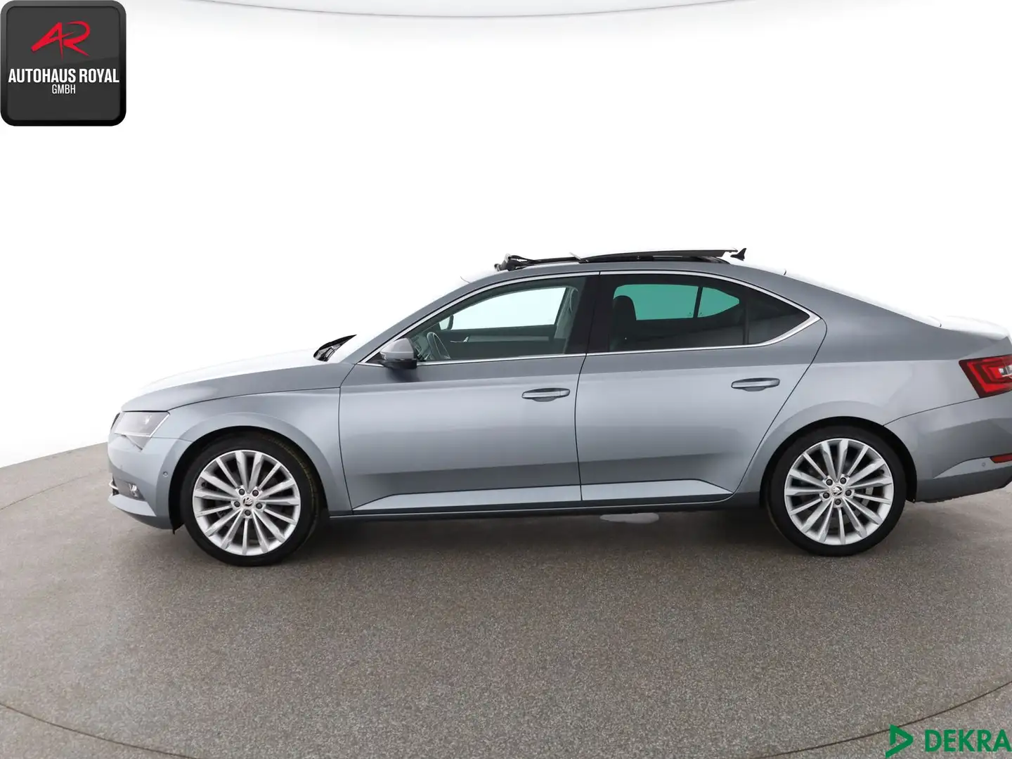Skoda Superb Superb 2.0 TDI 4x4 STANDHEIZ,KEYLESS,ACC,PANO,SH Grey - 2