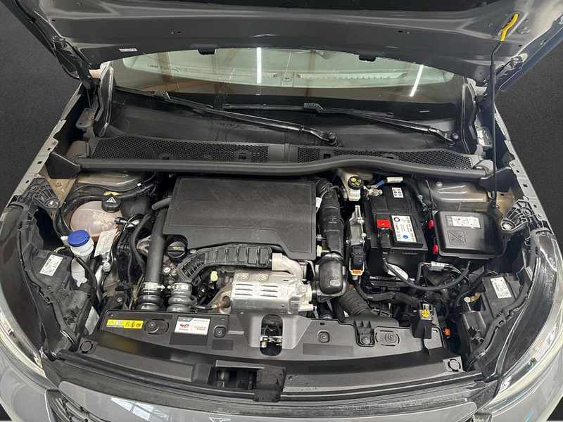 Peugeot 2008 1.2 PureTech 100 Active — photo 5