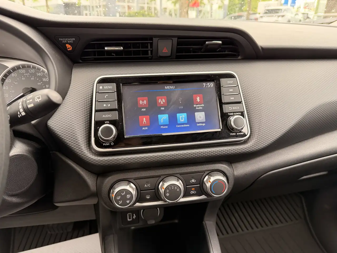 Nissan Kicks снимка Nissan Kicks