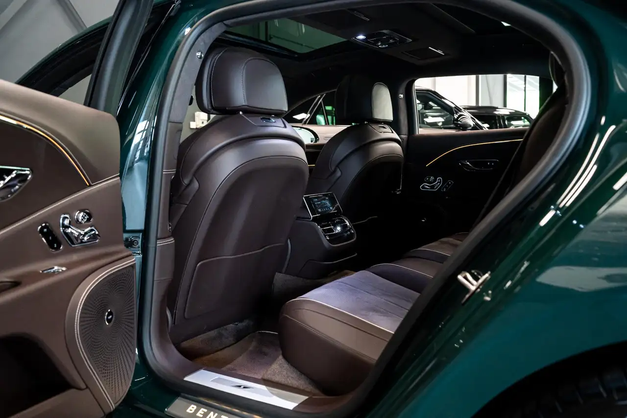 Bentley Flying Spur 2023 — фото 32