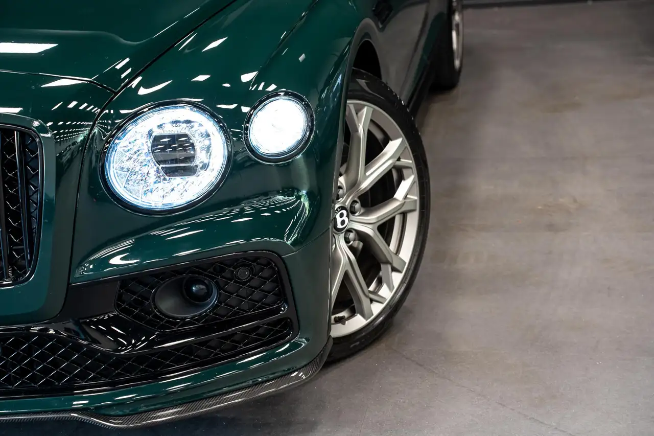 Bentley Flying Spur 2023 — фото 11