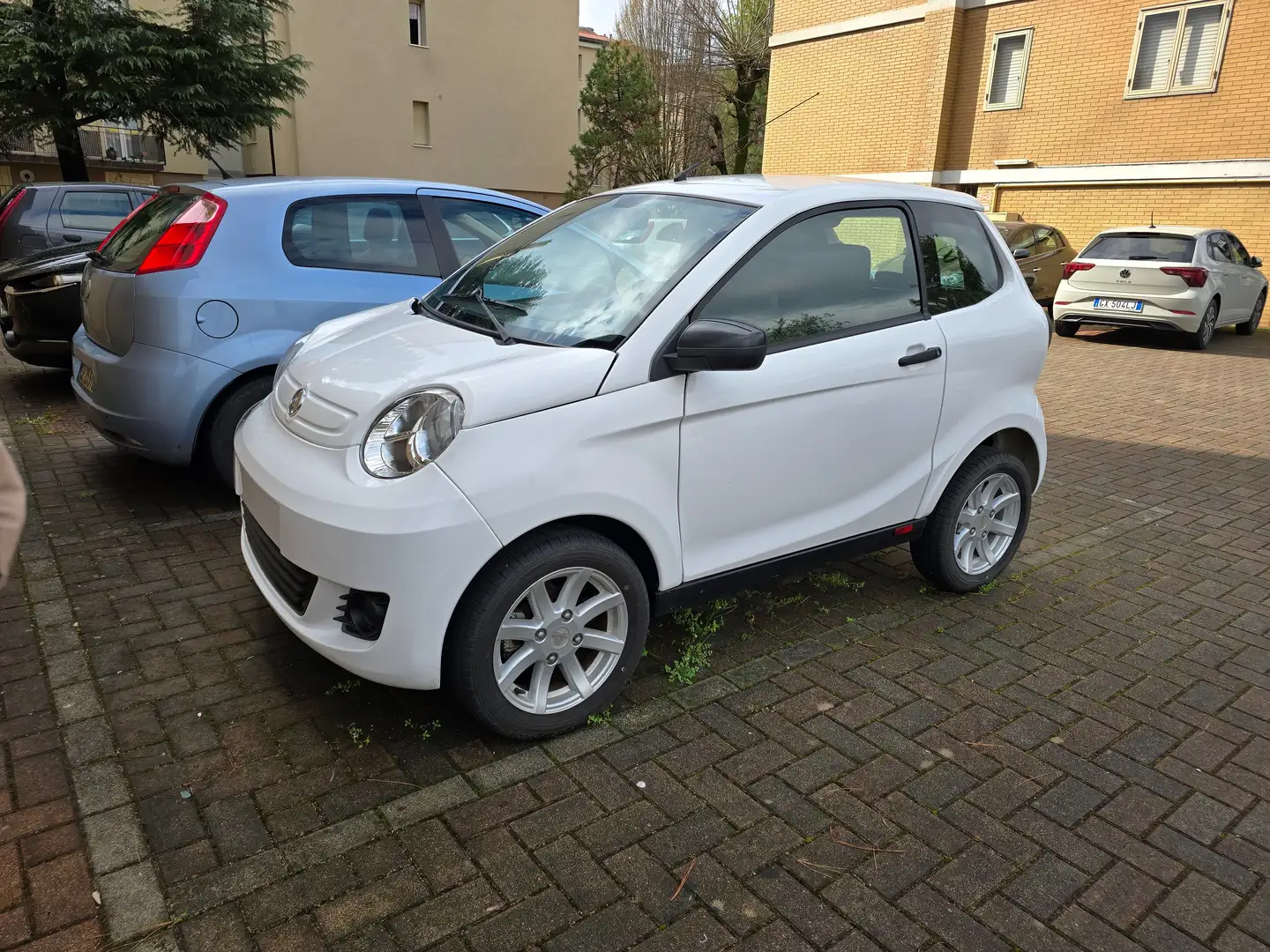 Aixam Mega MINAUTO Bianco - 2