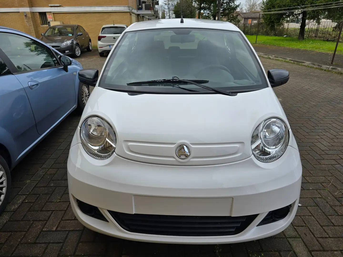 Aixam Mega MINAUTO Bianco - 1