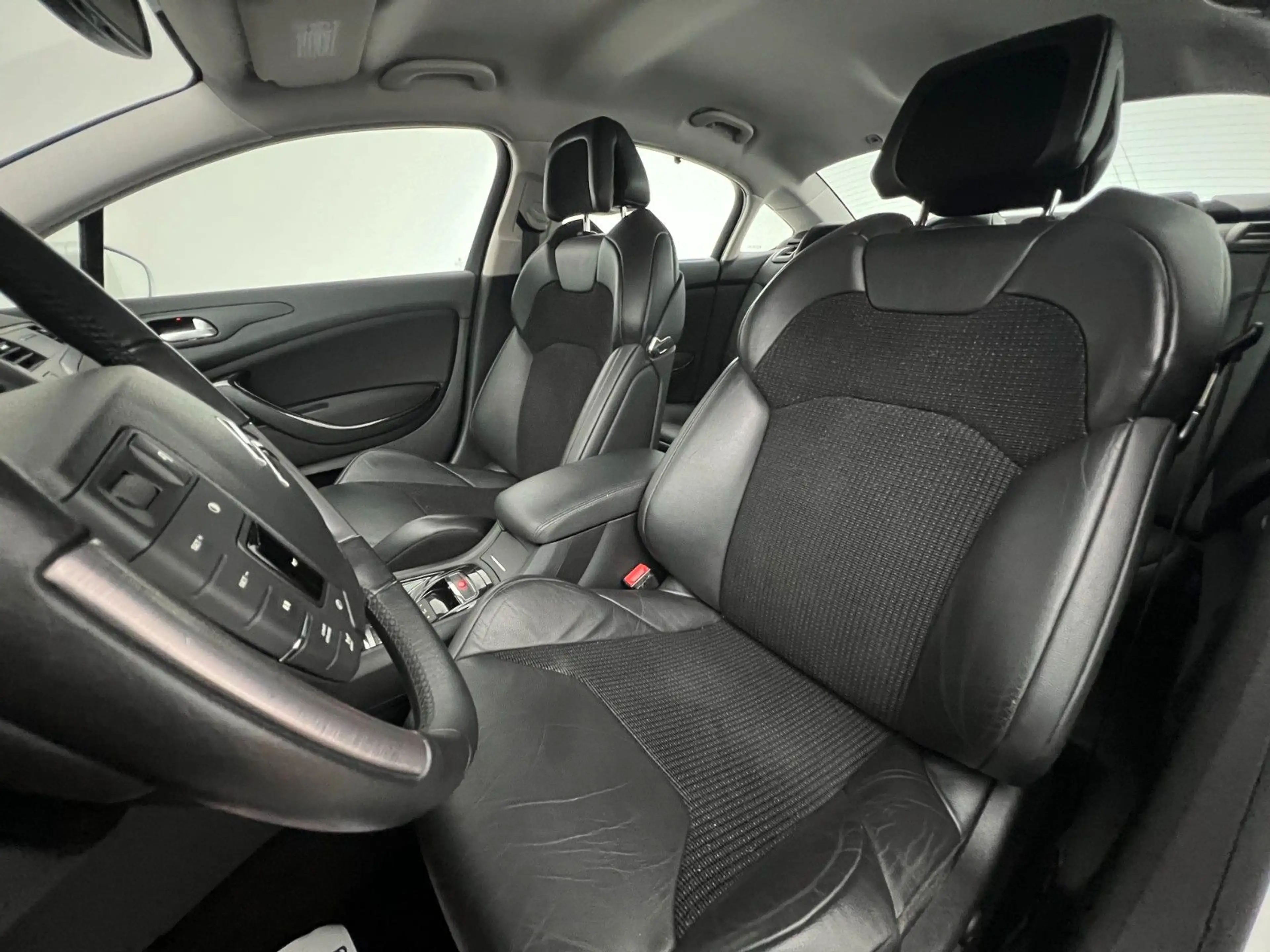 Citroen C5 / NUR 51.tKM / RENTNER/ 1.HD / EXCLUSIVE / — photo 6