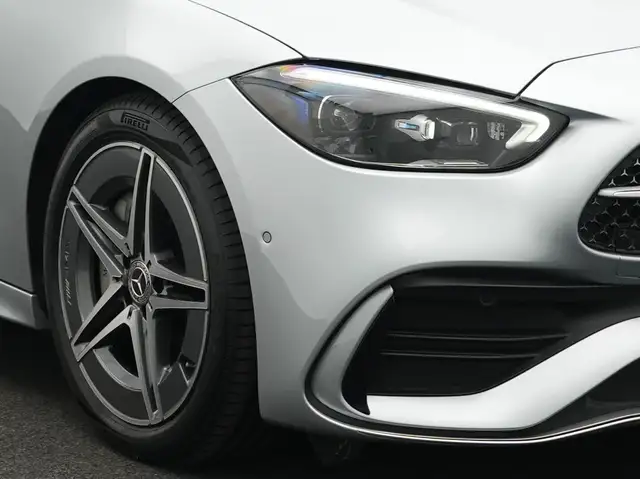 Mercedes-Benz C-Class view 9