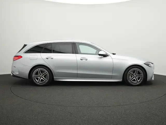 Mercedes-Benz C-Class view 5