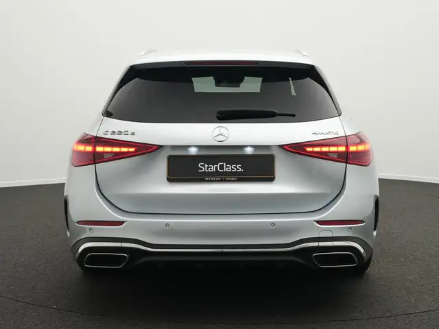 Mercedes-Benz C-Class view 4