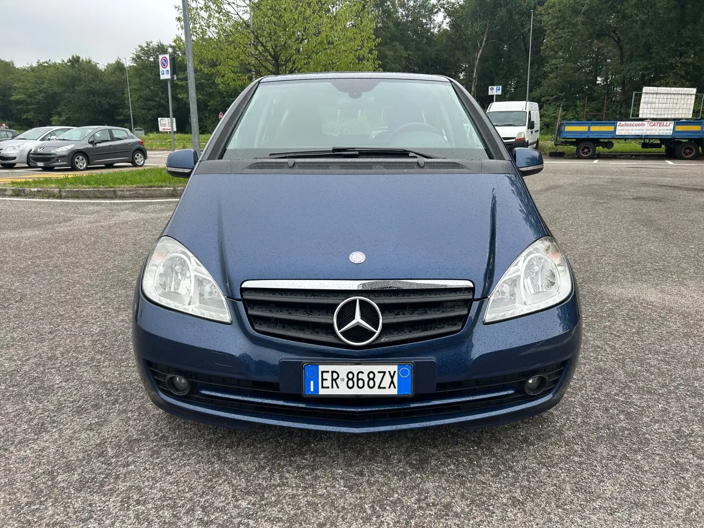 Mercedes-Benz A 160 A 160 BlueEFFICIENCY* Neo patentati * Azul - 2