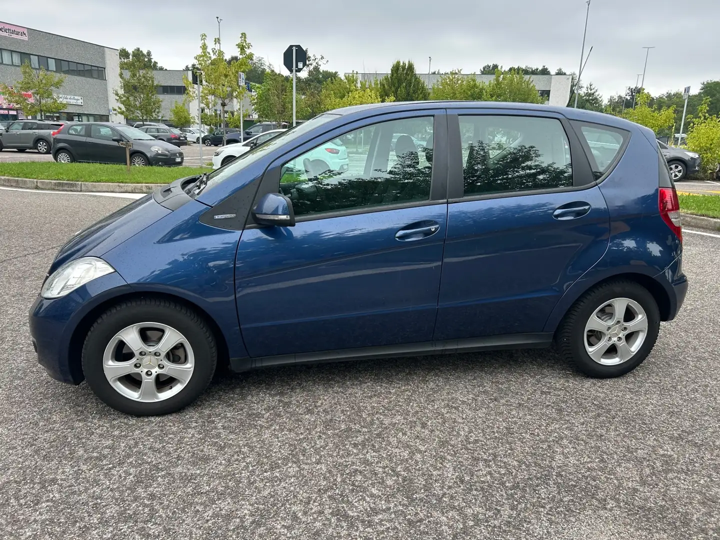 Mercedes-Benz A 160 A 160 BlueEFFICIENCY* Neo patentati * Azul - 1