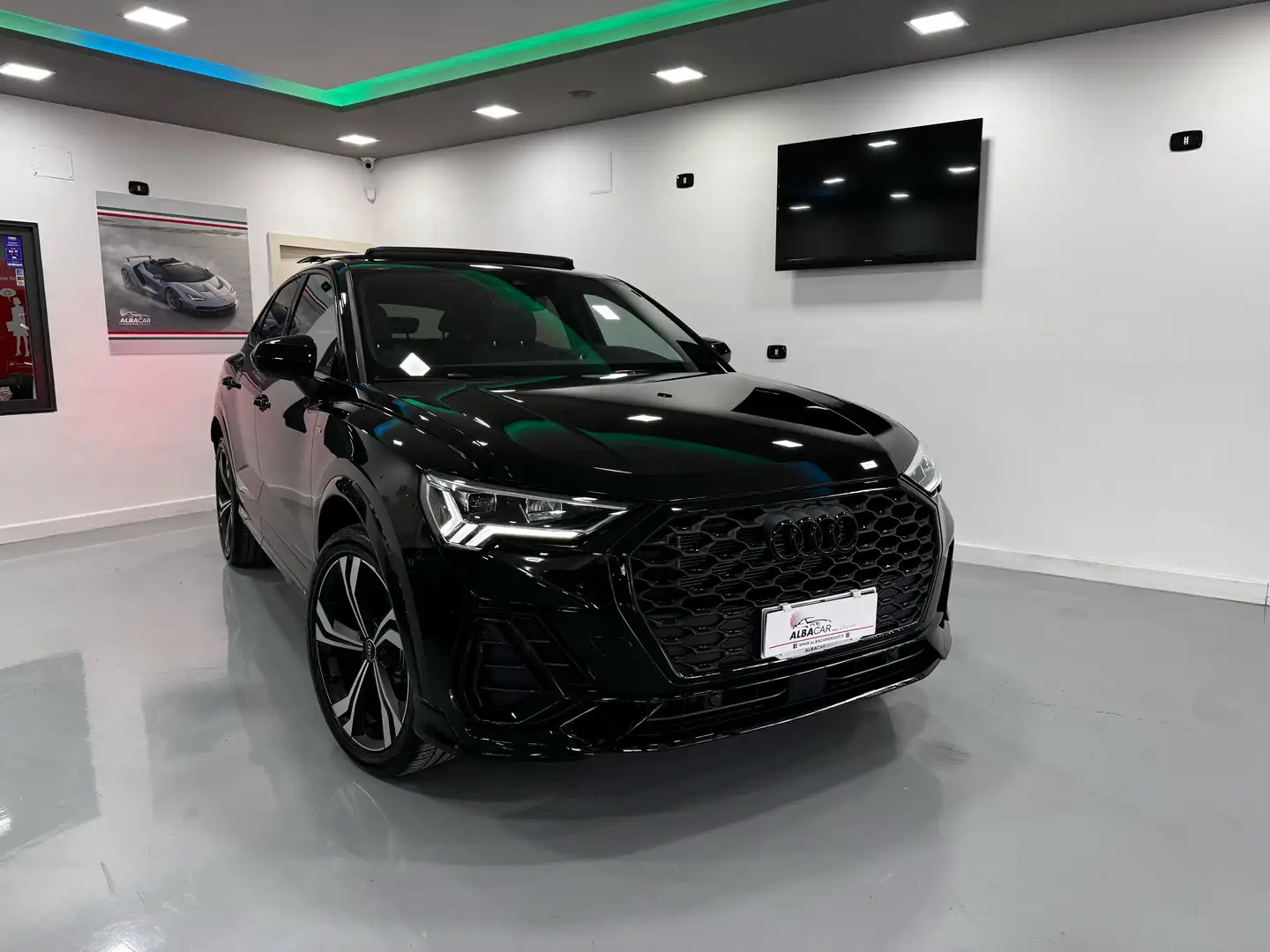 Audi Q3 Q3 35 2.0 tdi Identity Black quattro s-tronic Nero - 1