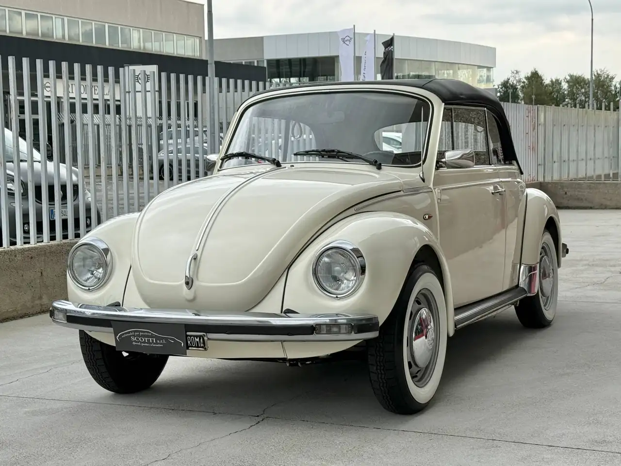 Volkswagen Maggiolino 1303 CABRIOLET MAGGIOLONE KARMANN, foto 1
