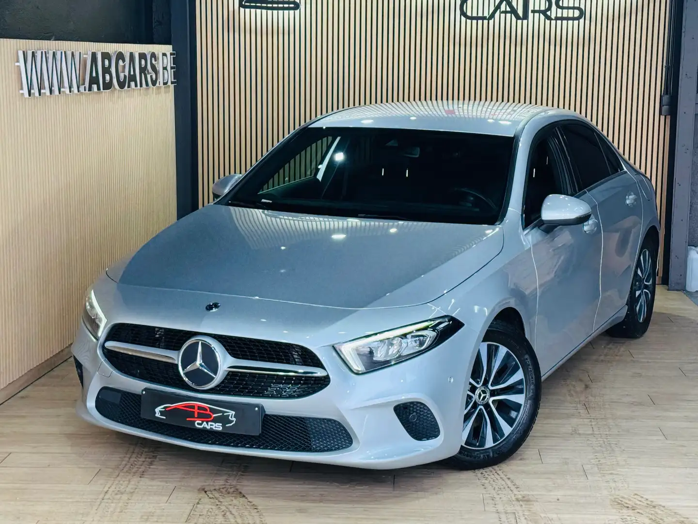 Mercedes-Benz A 180 D * SEDAN * GARANTIE 12 MOIS * SPORT * Grau - 2