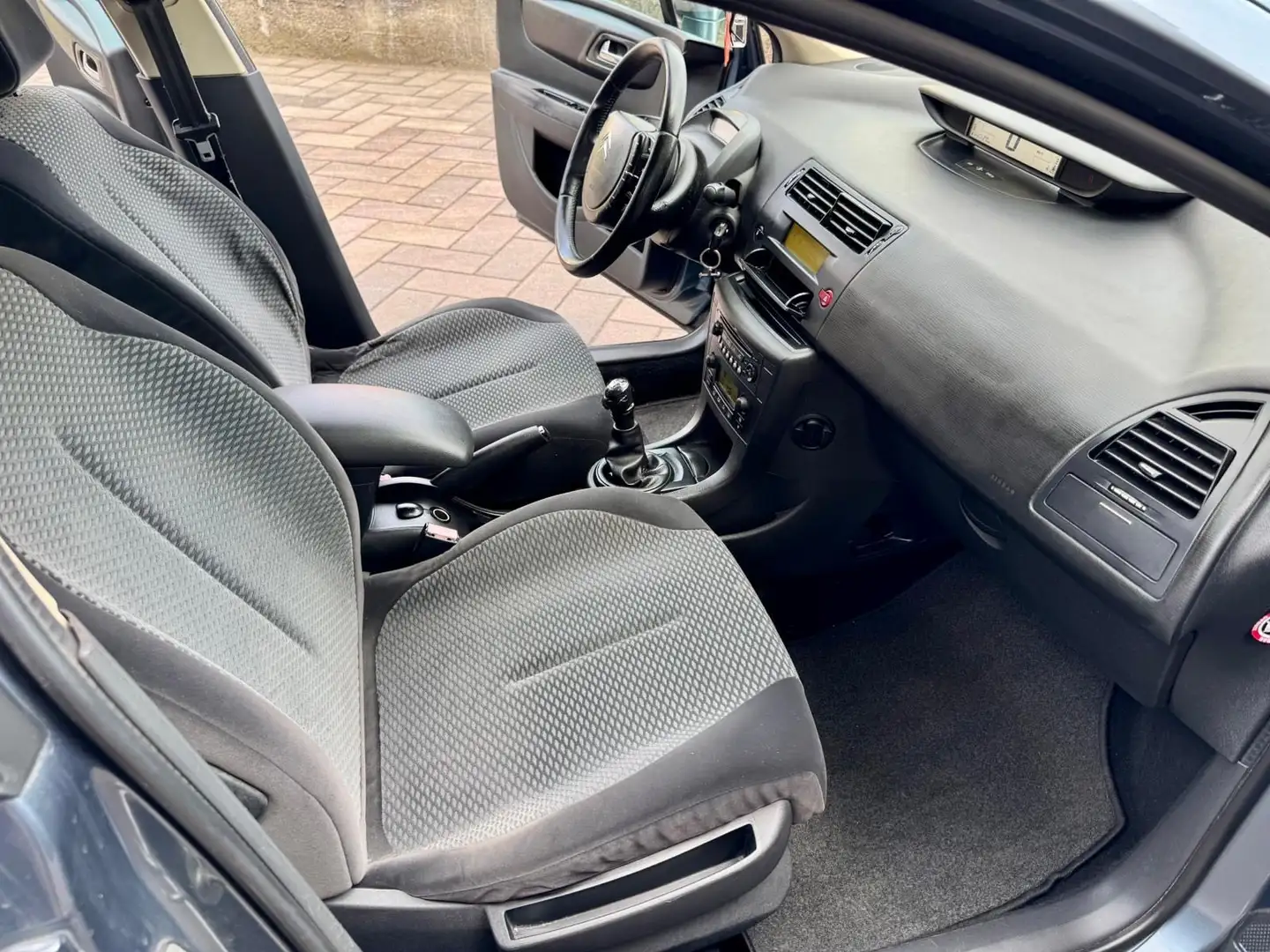 Citroen C4 1.6 unico proprietà ok neopatentati - 2