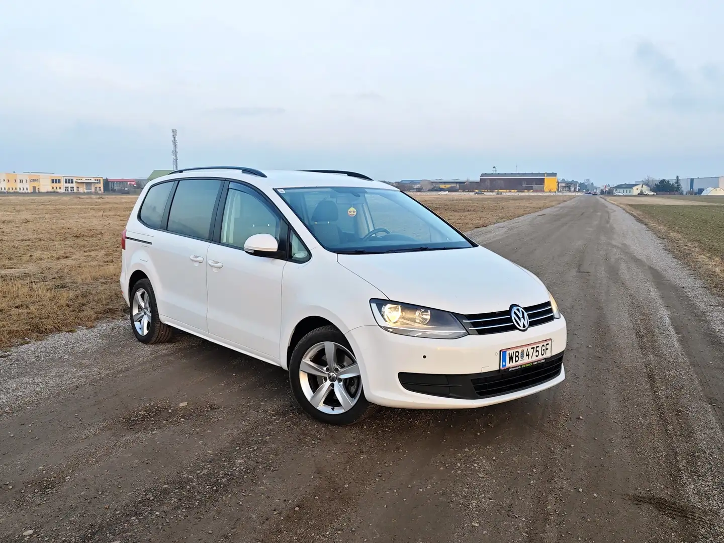 Volkswagen Sharan 2.0 TDI BlueMotion Technology Trendline Weiß - 1