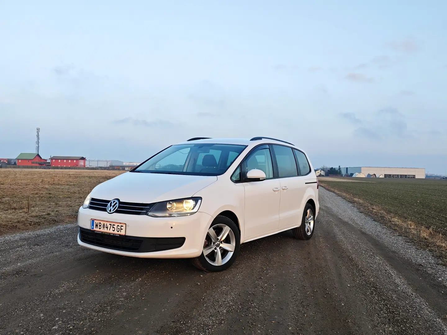 Volkswagen Sharan 2.0 TDI BlueMotion Technology Trendline Weiß - 2