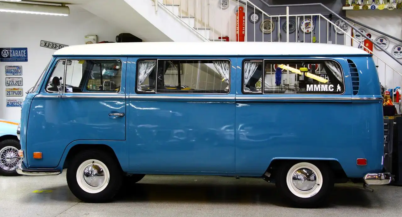 Volkswagen T2 a Deluxe Campervan, foto 7