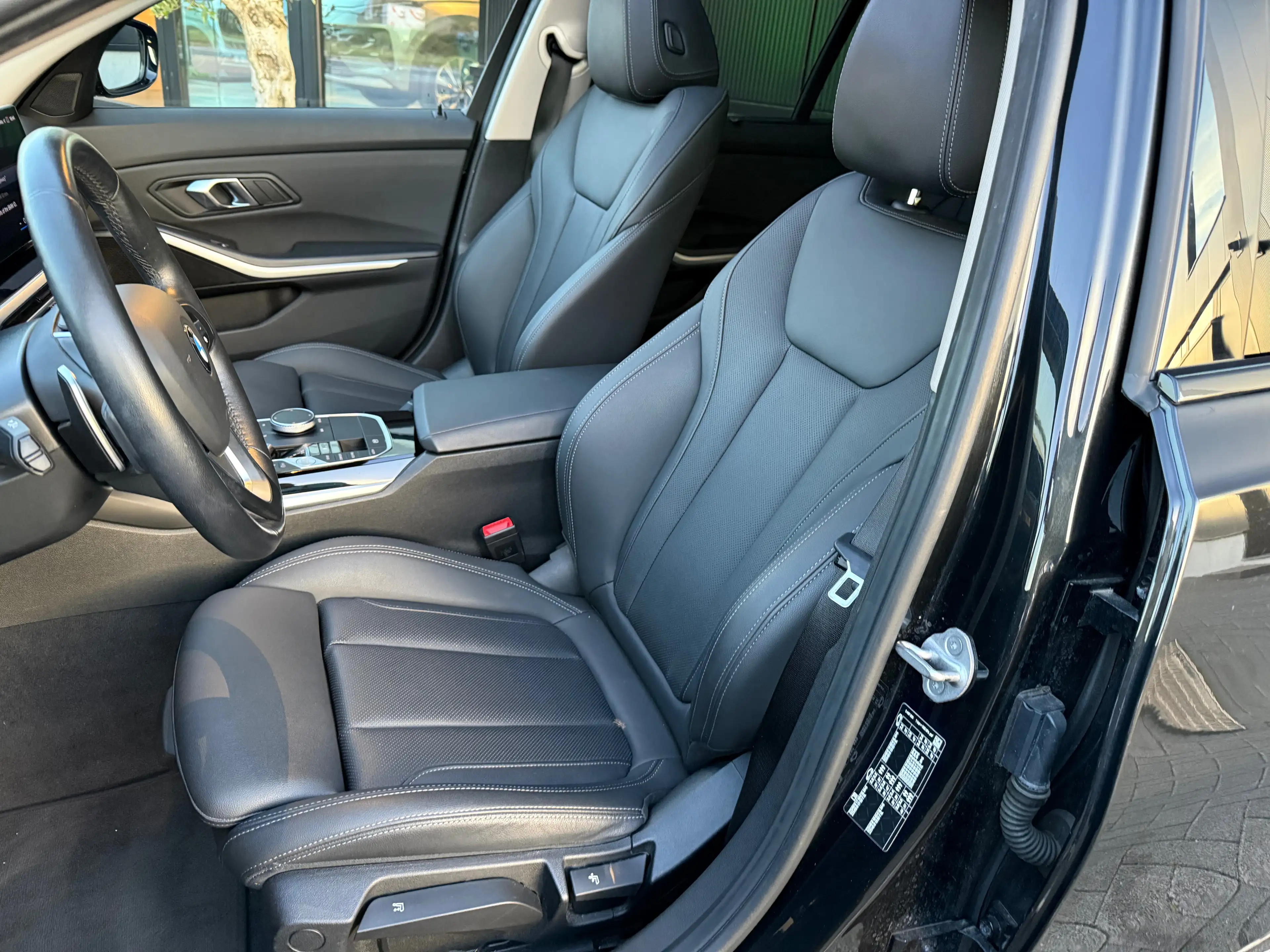 BMW 318 iA Break Sport Panorama Sport seats Led M-Alu 72000km — photo 10