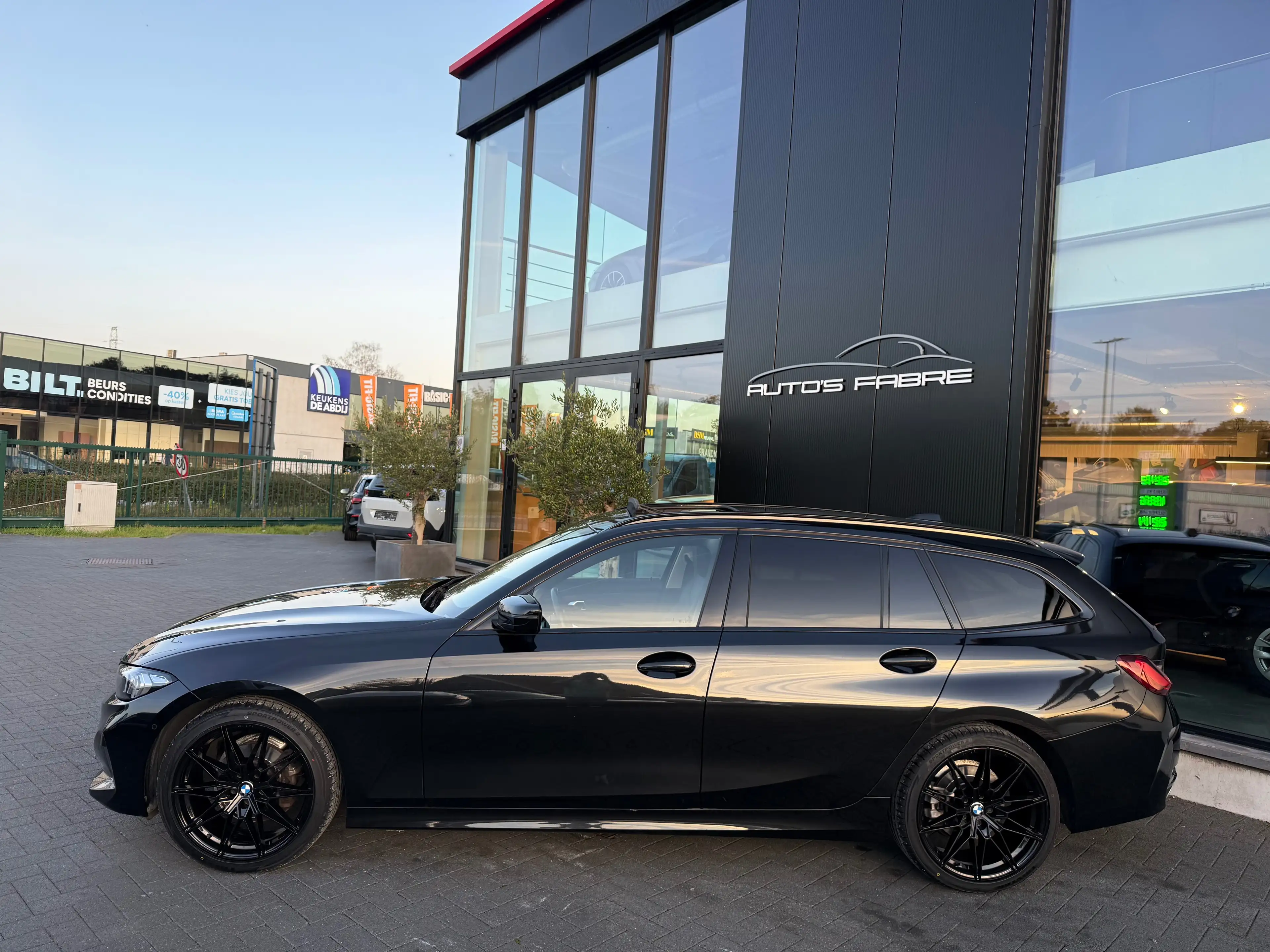 BMW 318 iA Break Sport Panorama Sport seats Led M-Alu 72000km — photo 4