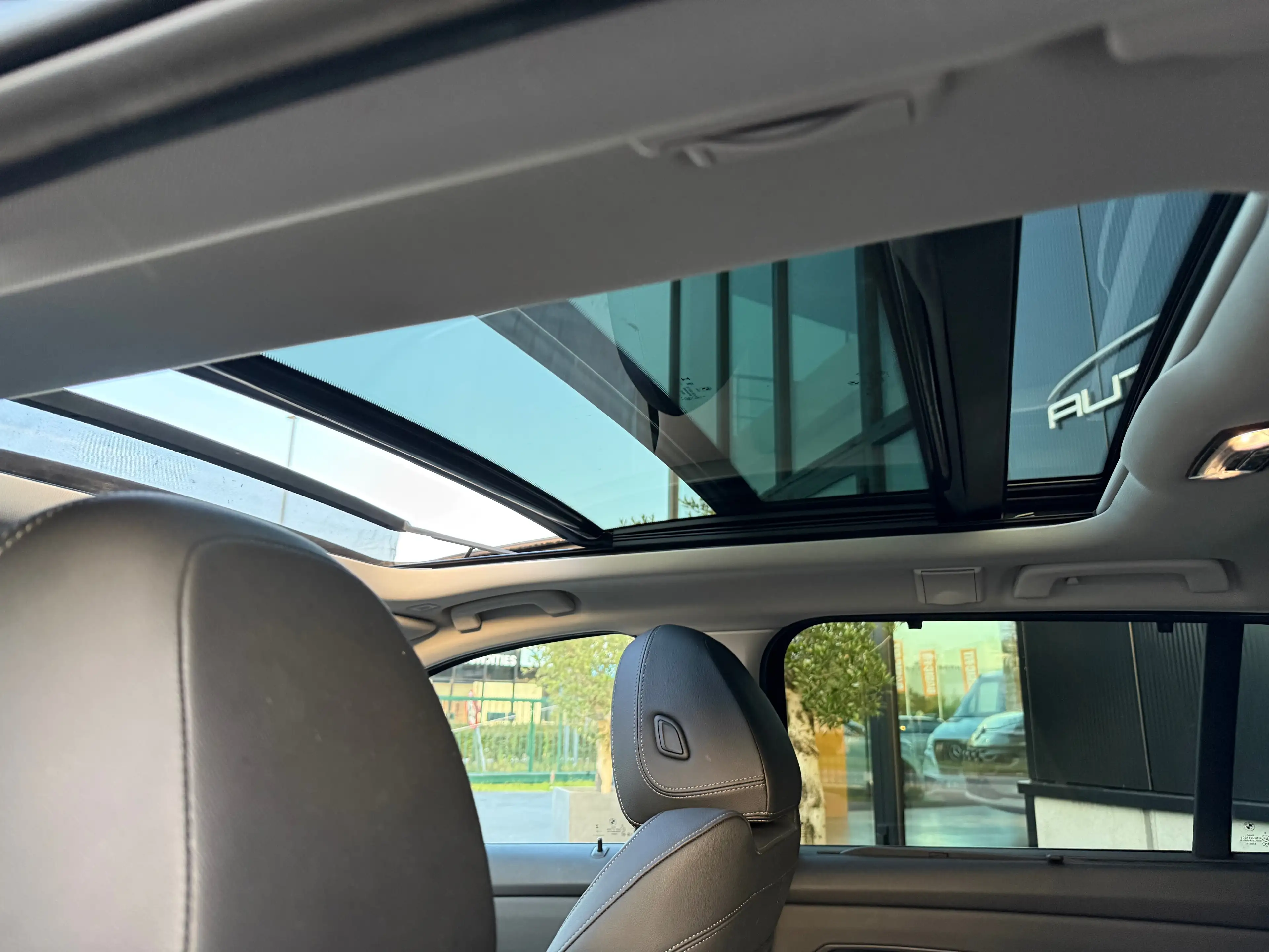 BMW 318 iA Break Sport Panorama Sport seats Led M-Alu 72000km — photo 13