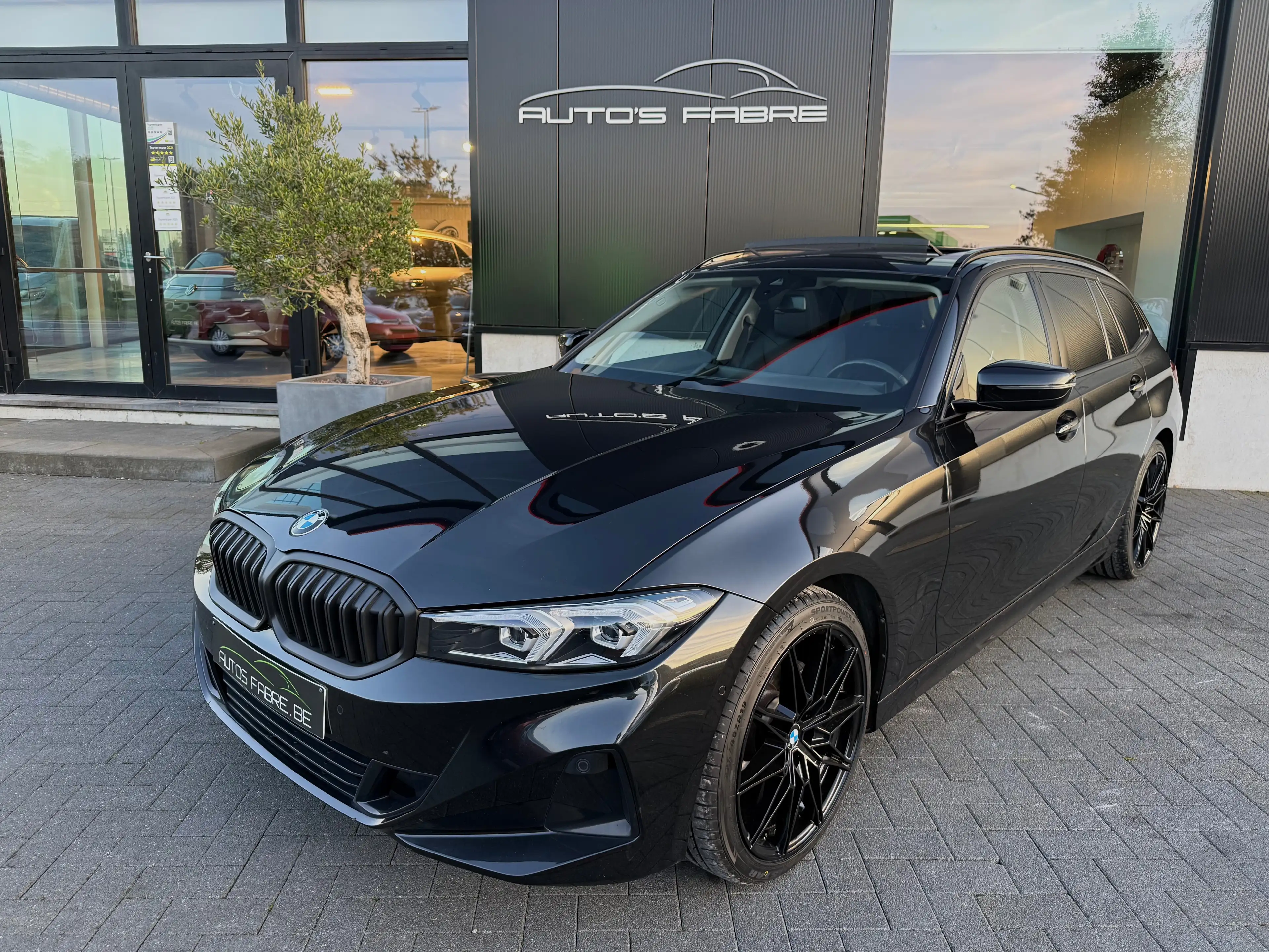 BMW 318 iA Break Sport Panorama Sport seats Led M-Alu 72000km