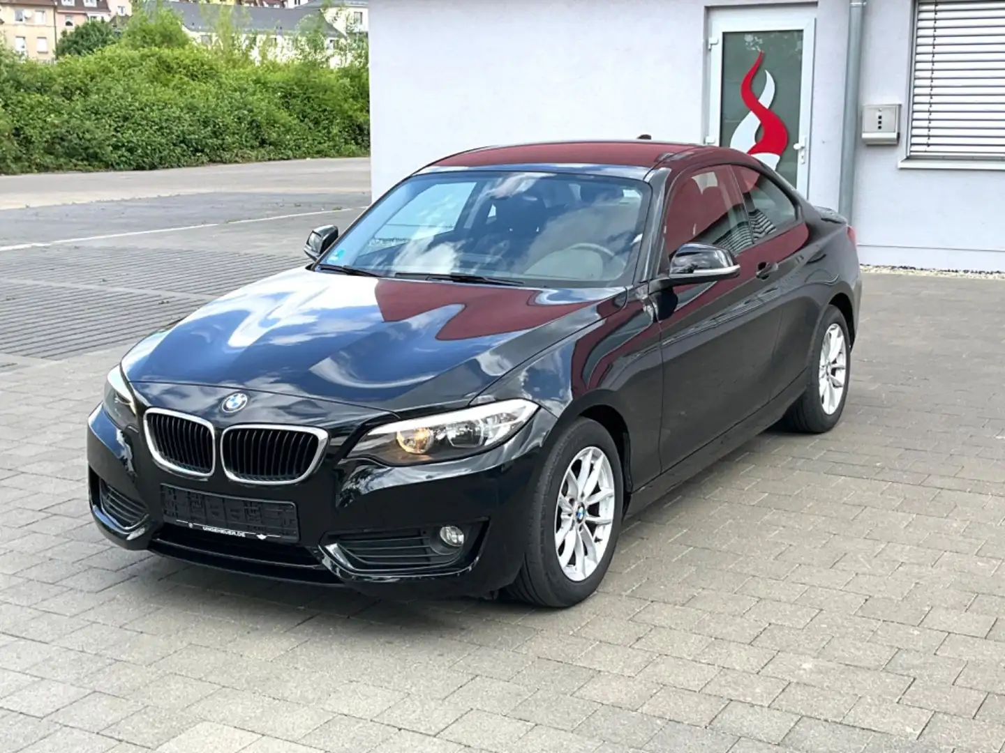 BMW 220 d Coupe Advantage Schwarz - 2