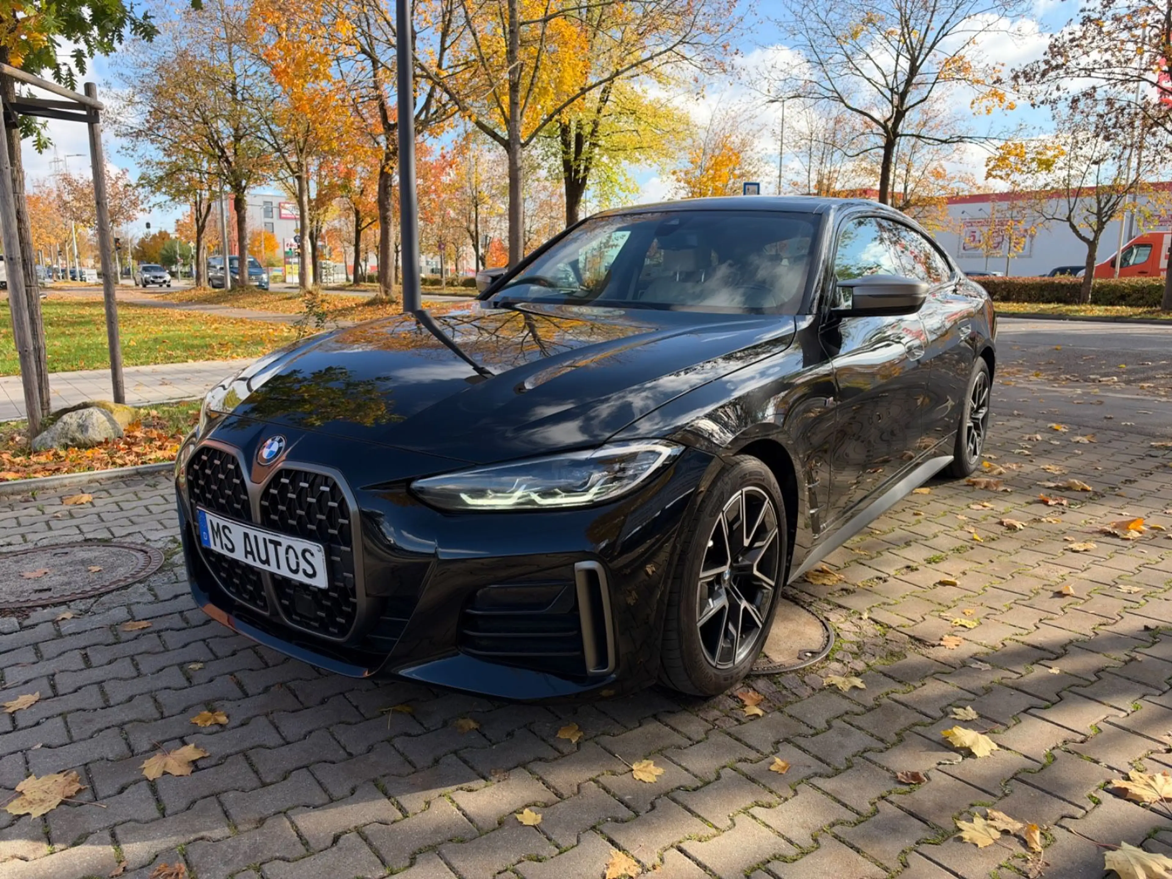 BMW M4 i xDrive Gran Coupe*Glass-Dach*AHK*Rü.Kamera