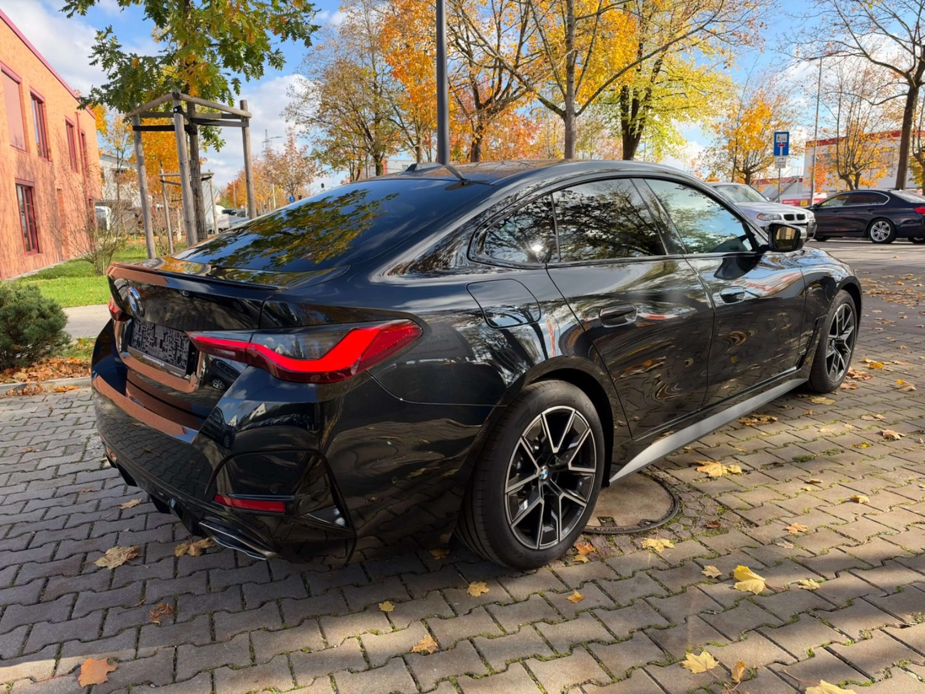 BMW M4 i xDrive Gran Coupe*Glass-Dach*AHK*Rü.Kamera — photo 6