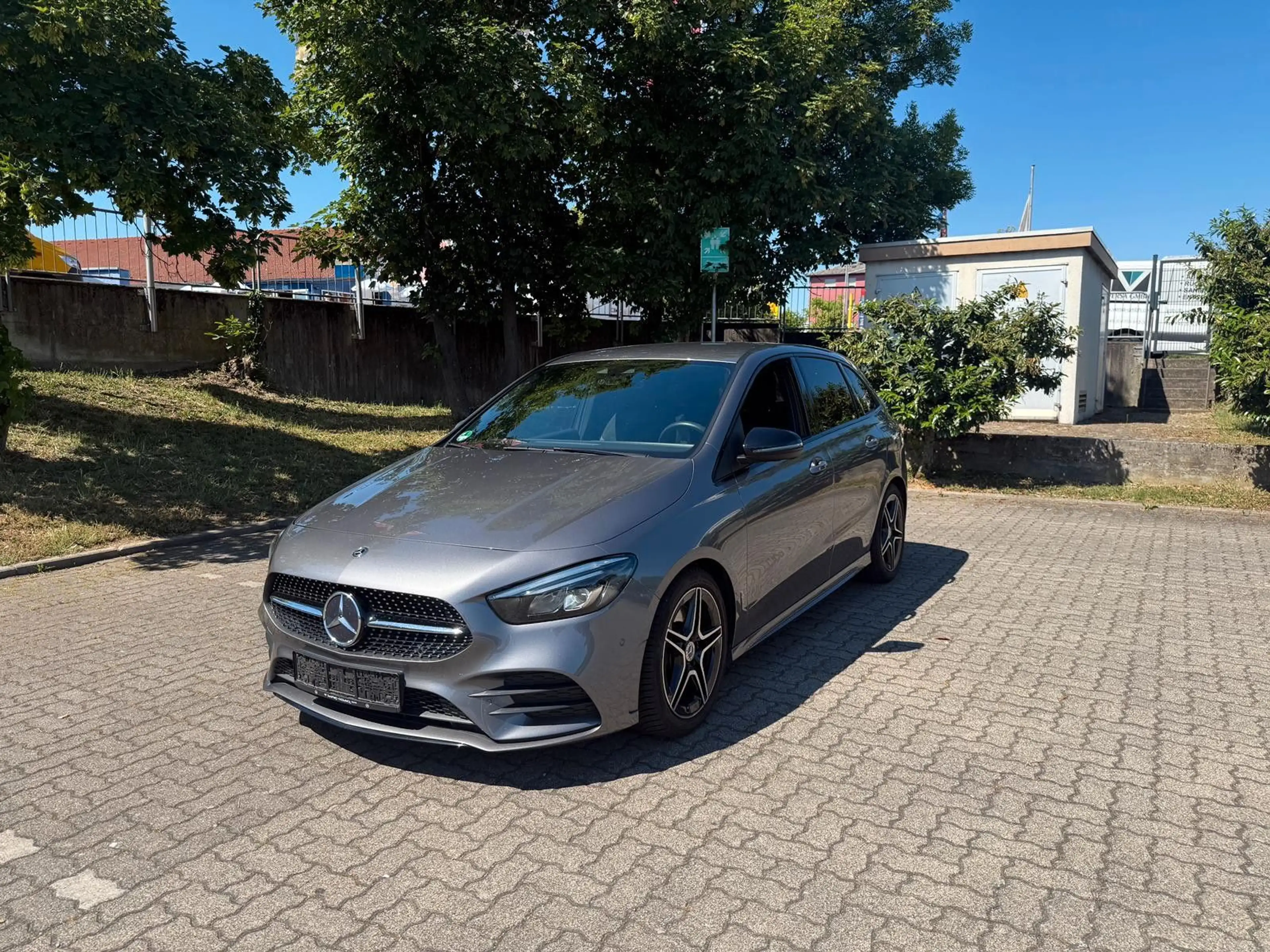 Mercedes-Benz B 250 B250 4Matic AMG Line/LED/Alcantara/Kamera/Autom