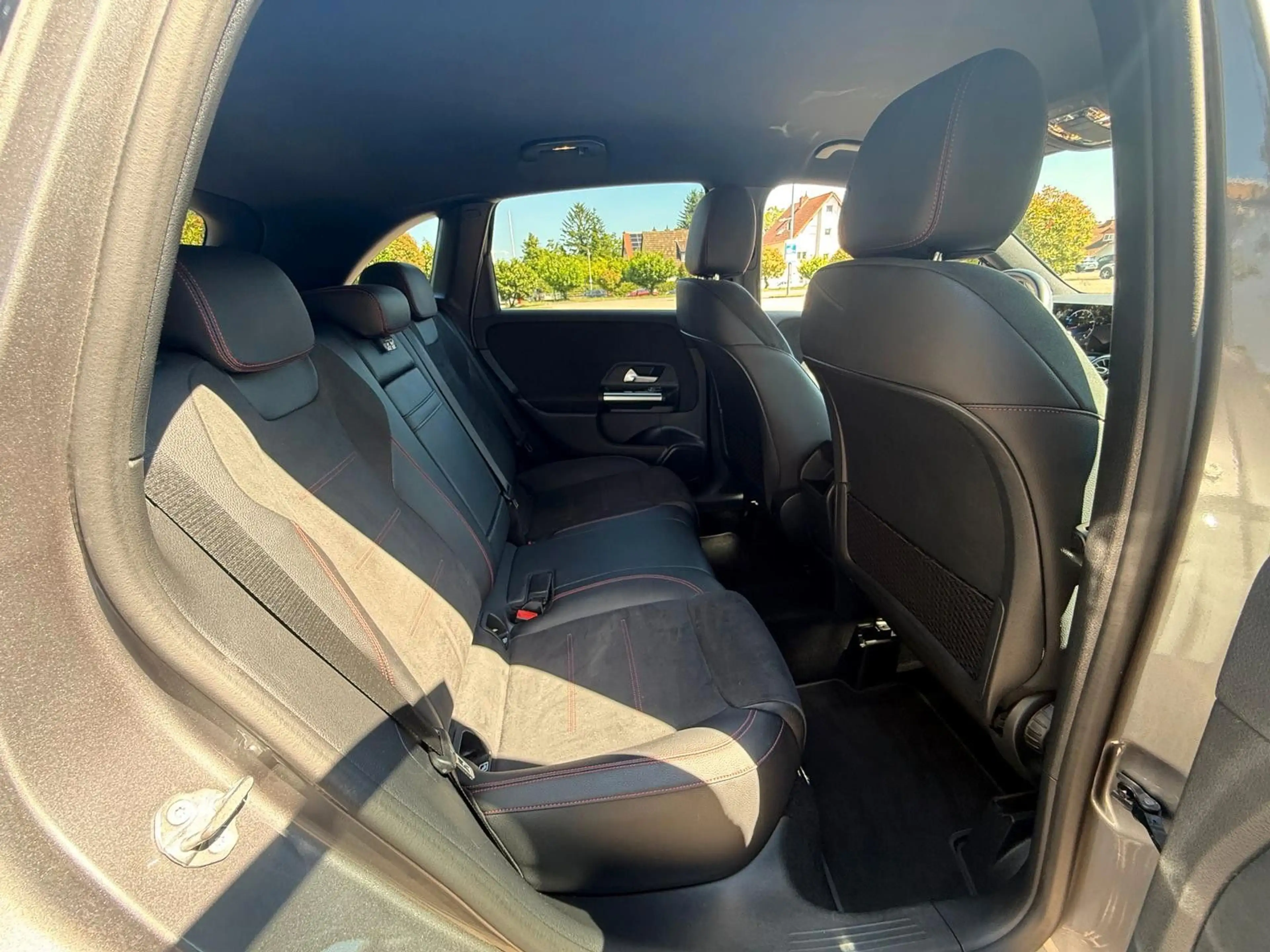 Mercedes-Benz B 250 B250 4Matic AMG Line/LED/Alcantara/Kamera/Autom — photo 10