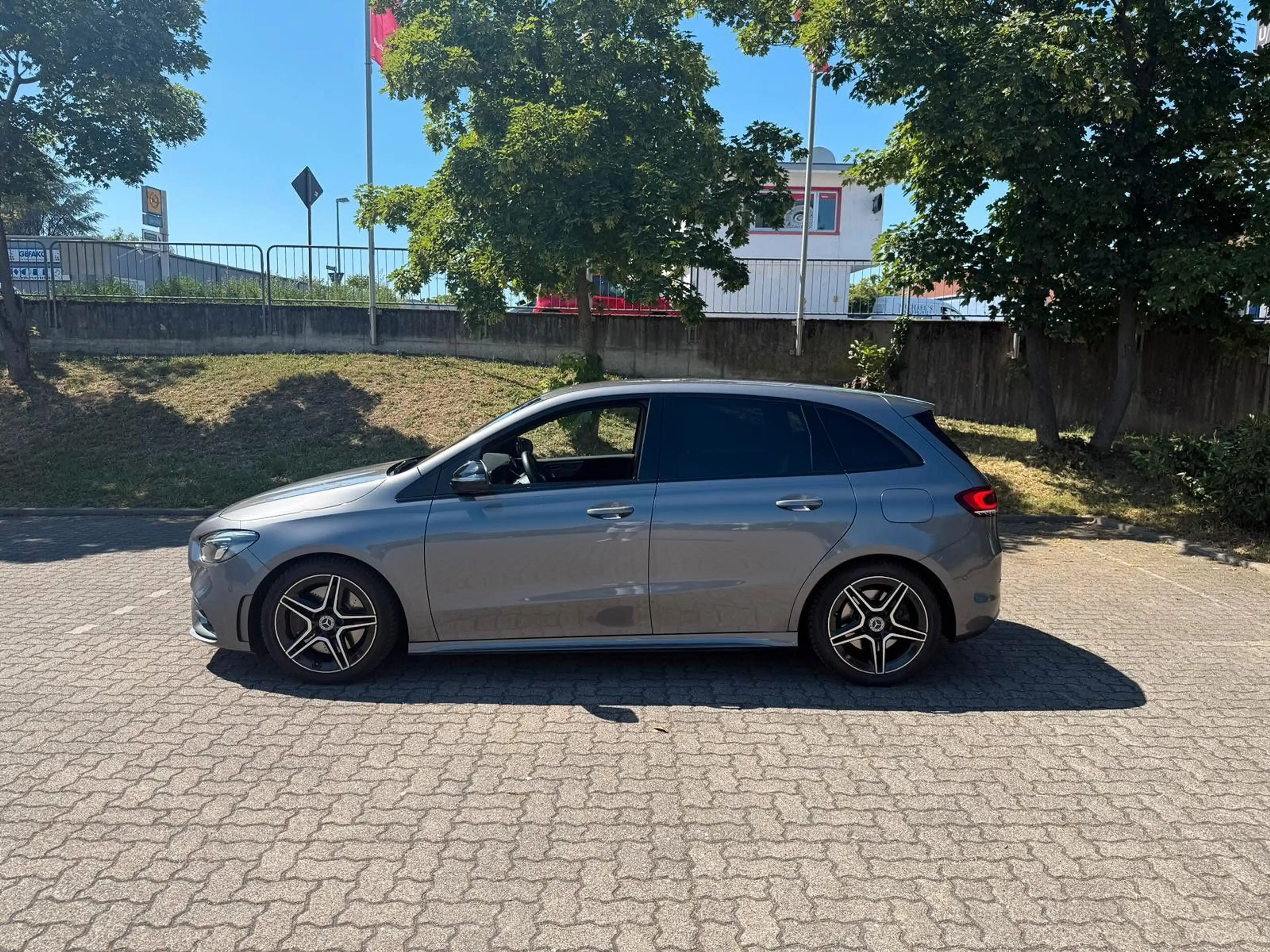 Mercedes-Benz B 250 B250 4Matic AMG Line/LED/Alcantara/Kamera/Autom — photo 4