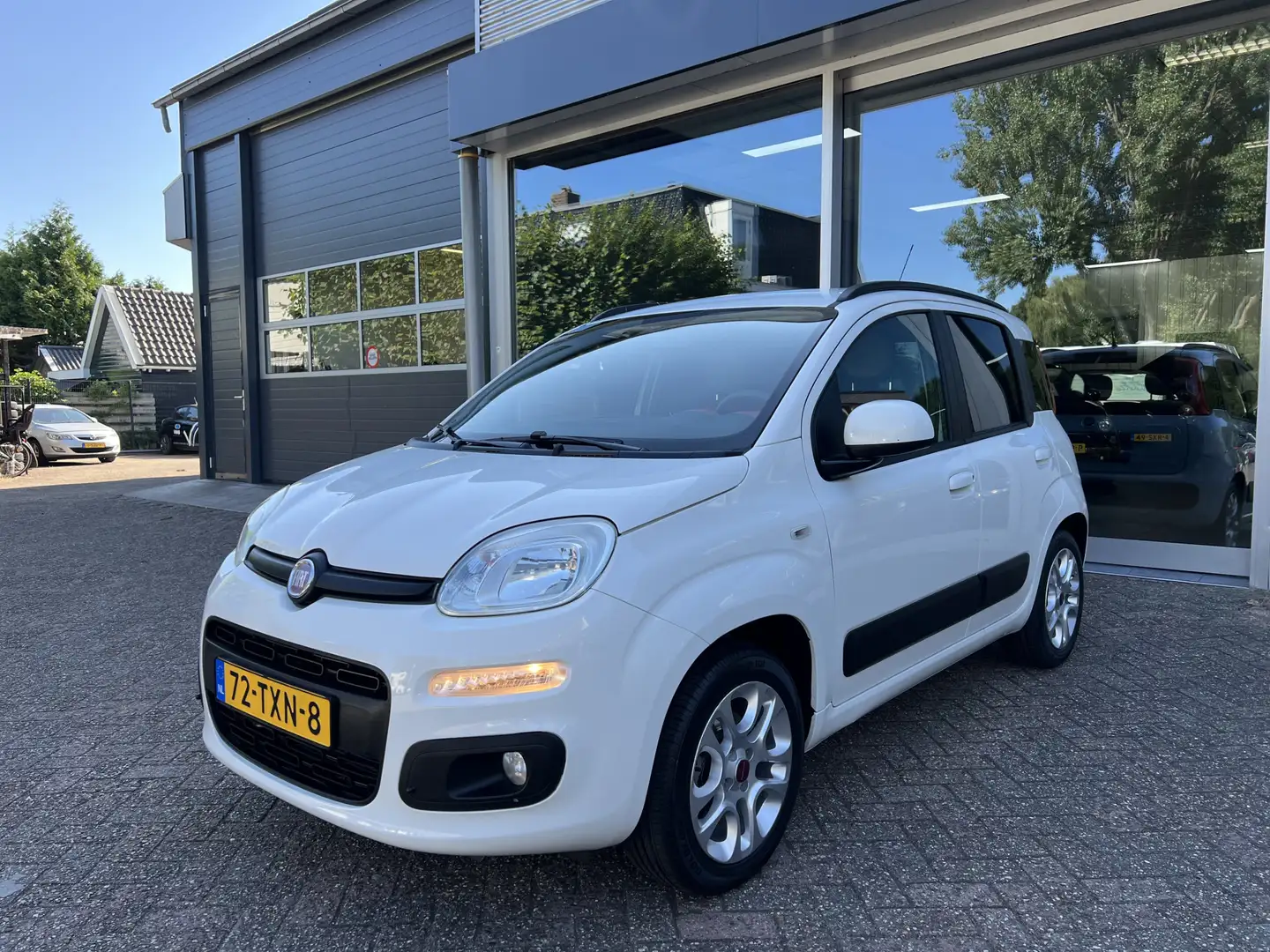 Fiat Panda 0.9 TwinAir Lounge Bluetooth, LM Velgen, Airco. Wit - 2