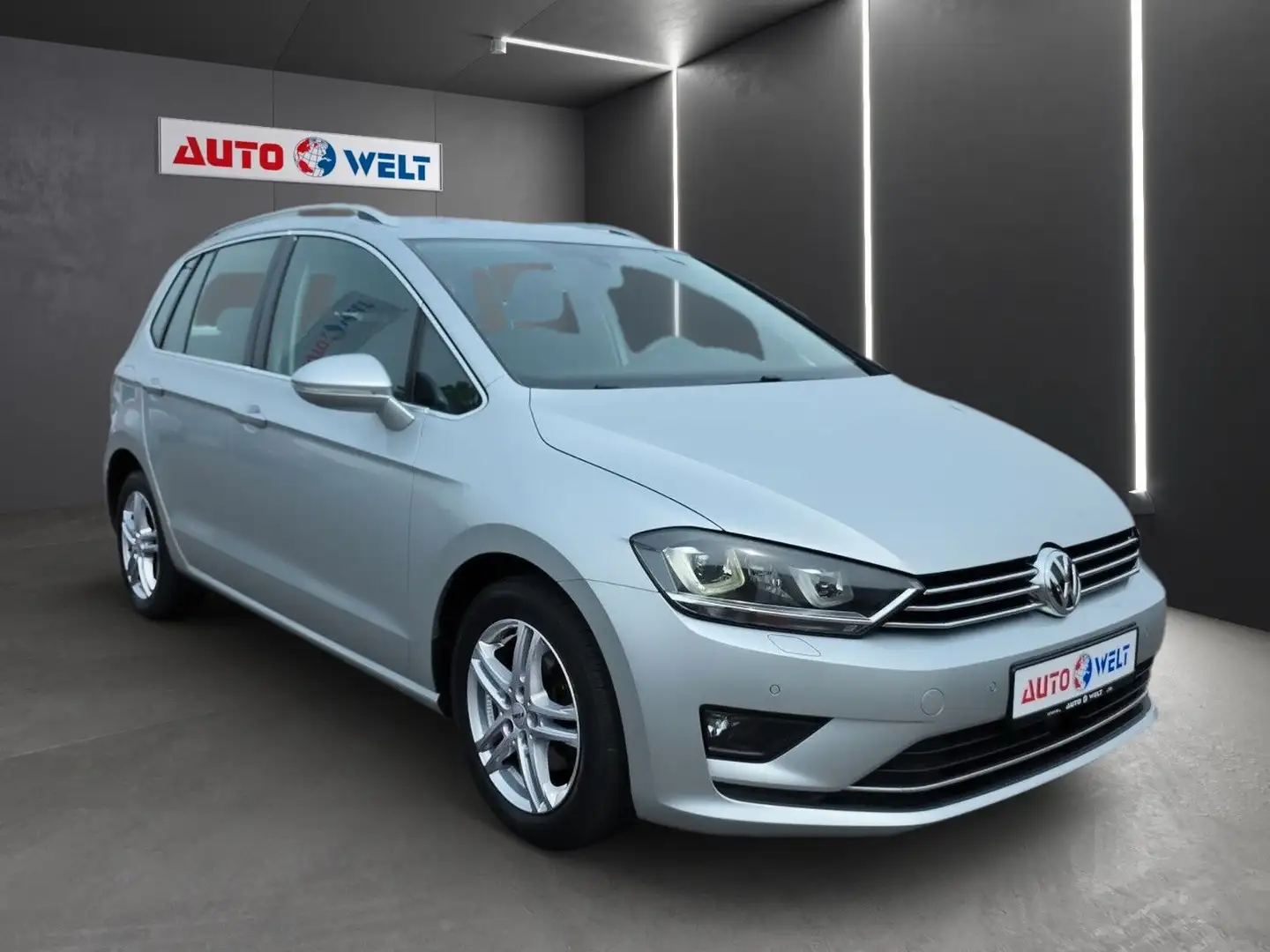 Volkswagen Golf Sportsvan VII 1.4 TSI Highline BMT Silber - 2