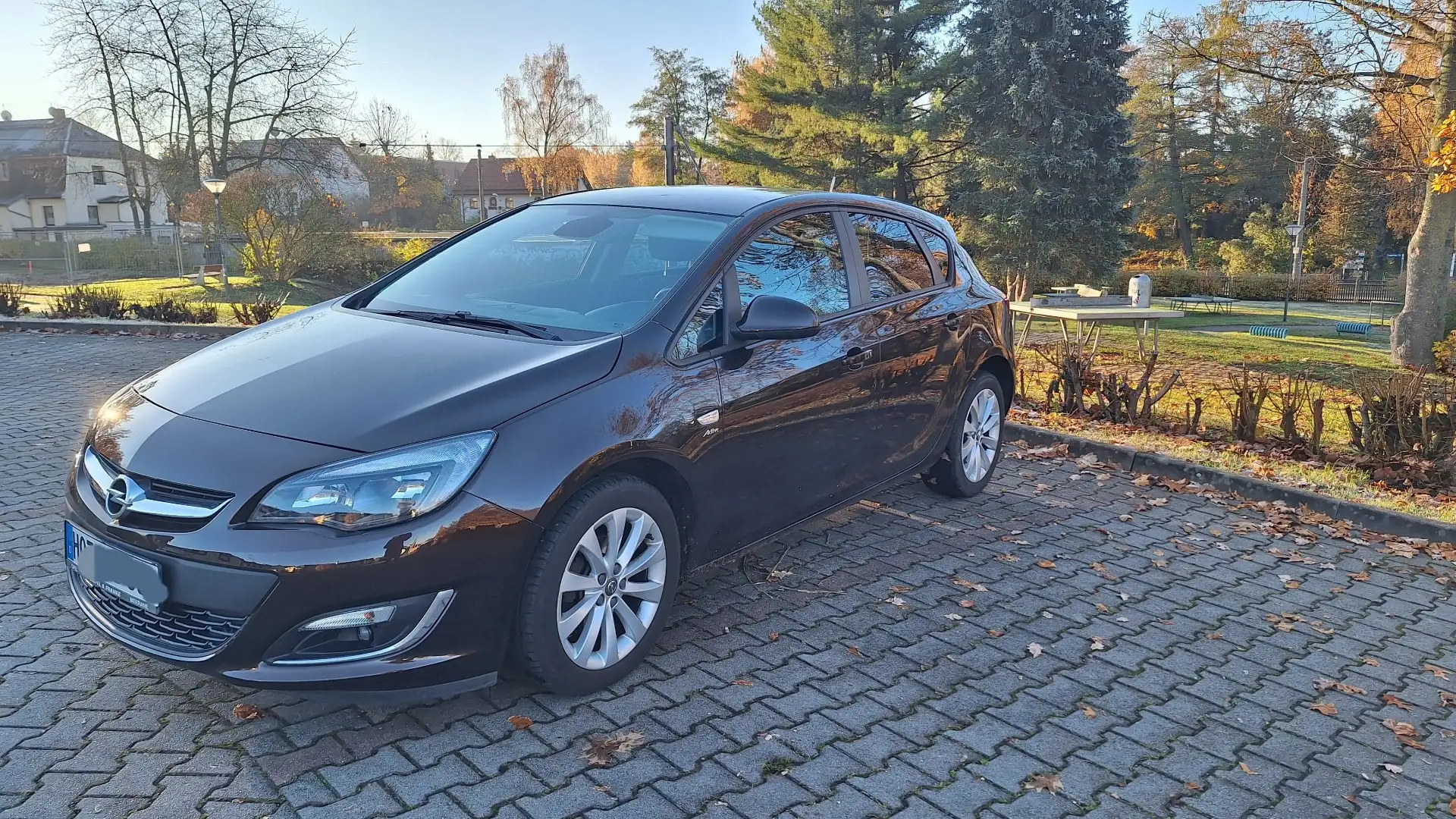 Opel Astra Astra J Active 1.4 Turbo Braun - 2