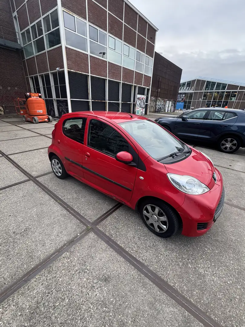 Peugeot 107 1.0-12V XS Červená - 1