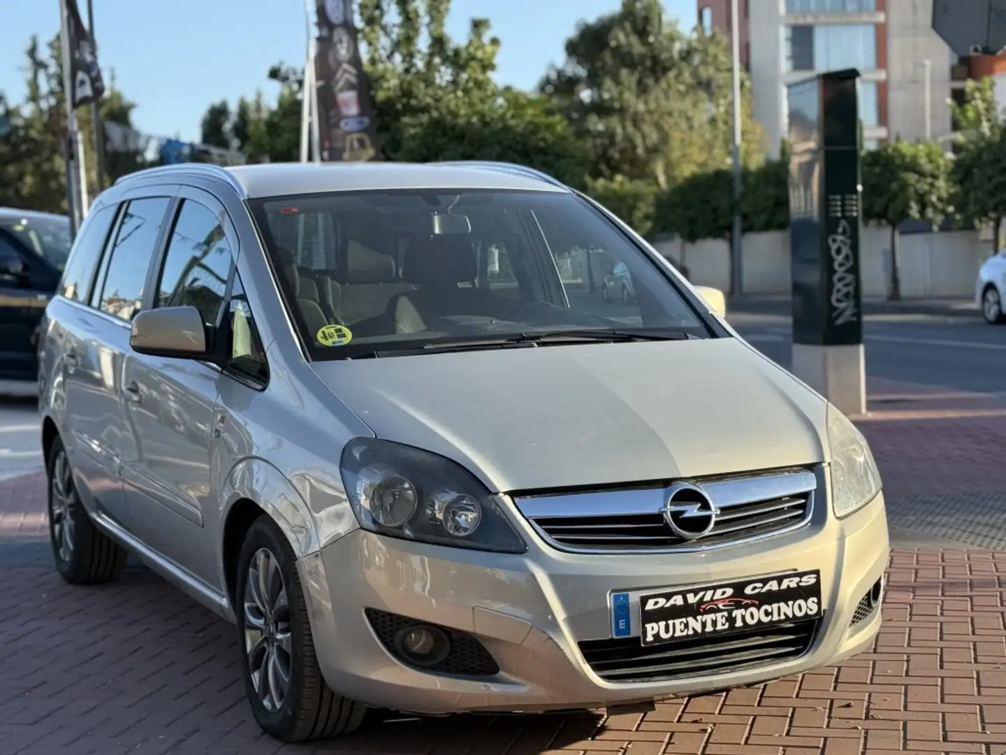 Opel Zafira 1.7CDTi Enjoy Plus 125 Beige - 1