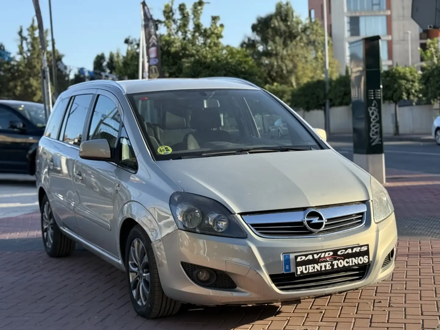 Opel Zafira 1.7CDTi Enjoy Plus 125 Beige - 2