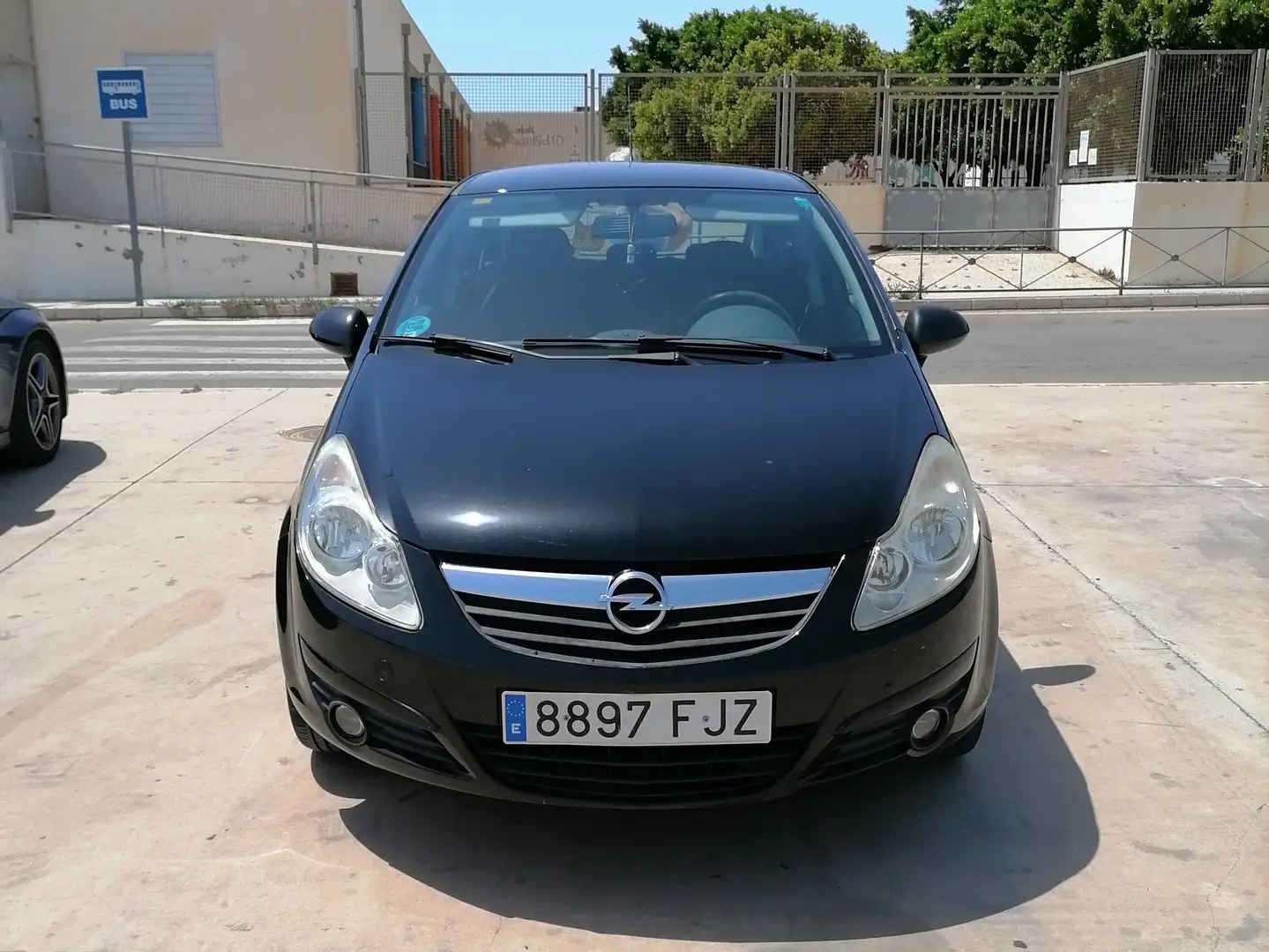 Opel Corsa 1.4 Cosmo (139CO2) Negro - 1