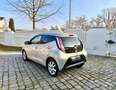 Toyota Aygo x-play touch/Klima/Kamera/Standheizung/TÜV Argent - thumbnail 8