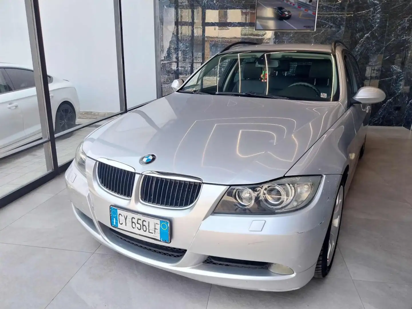 BMW 320 d cat Touring Attiva Argento - 2